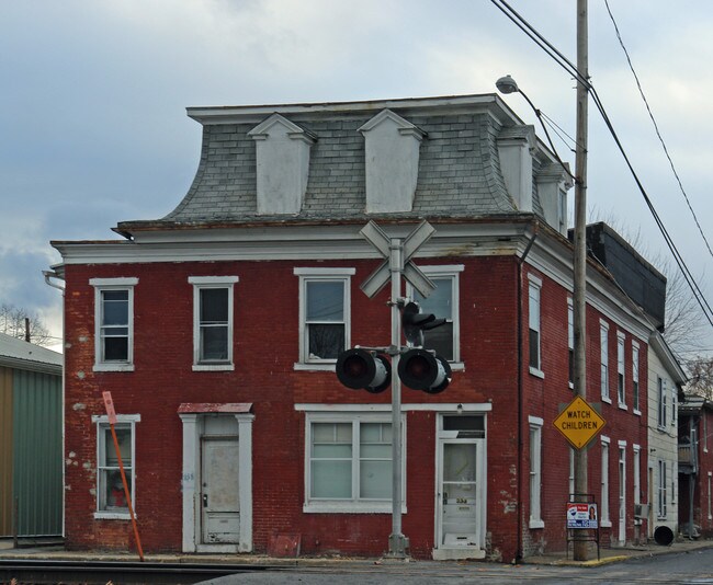 233 - 237 S 3rd St in Sunbury, PA - Foto de edificio - Building Photo