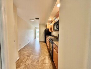 12442 Grouse Ave in Port Charlotte, FL - Foto de edificio - Building Photo