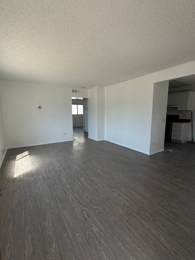 16010 Dorsey Ave in Fontana, CA - Building Photo - Building Photo