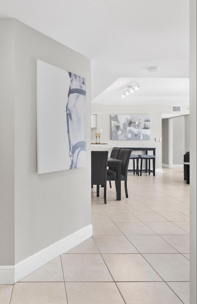 1400 Crestwood Ct S in Royal Palm Beach, FL - Building Photo - Building Photo