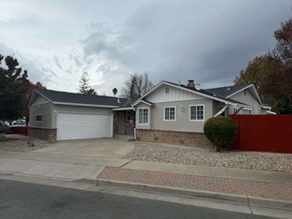 721 Ardis Ave in San Jose, CA - Building Photo