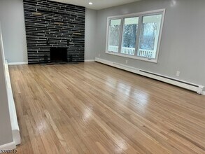 14 Rohn St in East Hanover, NJ - Building Photo - Building Photo