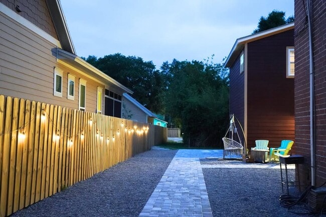 133 E 4th St, Unit #3 in Jacksonville, FL - Foto de edificio - Building Photo