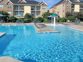 Plantation at Pleasant Ridge in Greensboro, NC - Foto de edificio - Building Photo