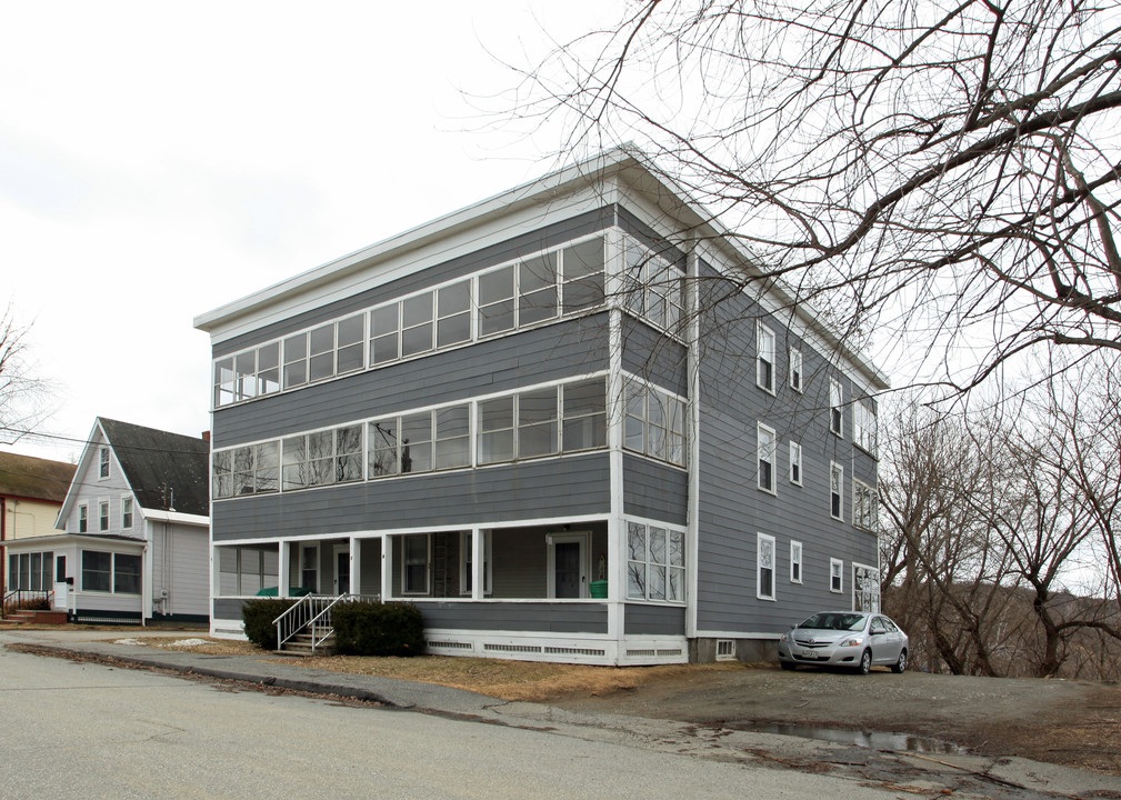 16 Maple St in Augusta, ME - Building Photo