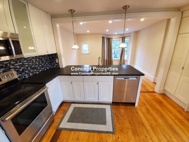 48 Warwick St, Unit 2