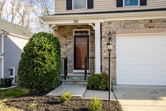 223 Bethune Dr in Williamsburg, VA - Building Photo - Building Photo