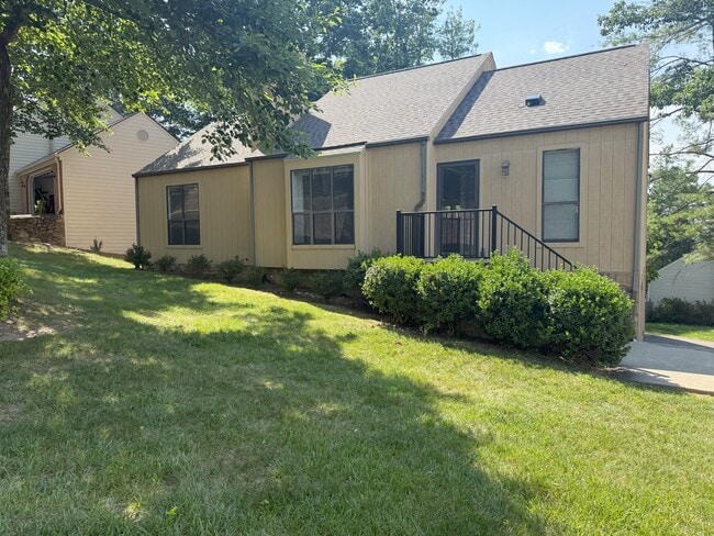 property at 4554 Summerset Dr