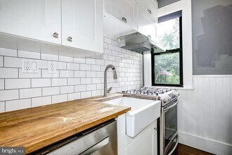 3616 Connecticut Ave NW, Unit 300 in Washington, DC - Building Photo - Building Photo