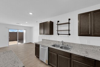 6020 Swift Lariat St in Las Vegas, NV - Building Photo - Building Photo