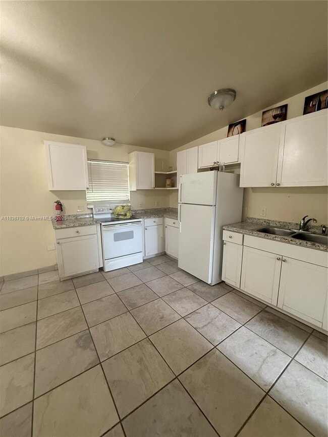 1108 Eighth Way in North Fort Myers, FL - Building Photo - Building Photo