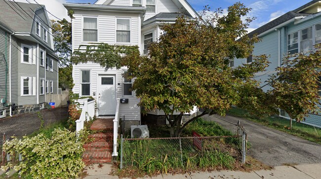 17 Holman St, Unit 1 in Boston, MA - Building Photo - Building Photo