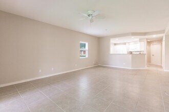 27420 Palmesta Circle in Bonita Springs, FL - Building Photo - Building Photo