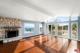 3818 Seahorn Dr in Malibu, CA - Building Photo - Building Photo