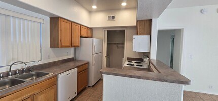 10401 N Saguaro Blvd in Fountain Hills, AZ - Building Photo - Building Photo