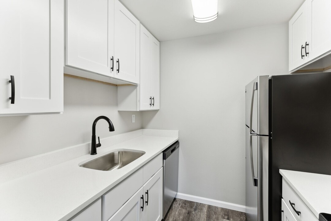 Country Meadows Apartments of Madison in Madison, WI - Building Photo