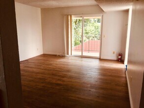 375 W 16th St, Unit 12 in San Bernardino, CA - Building Photo - Building Photo