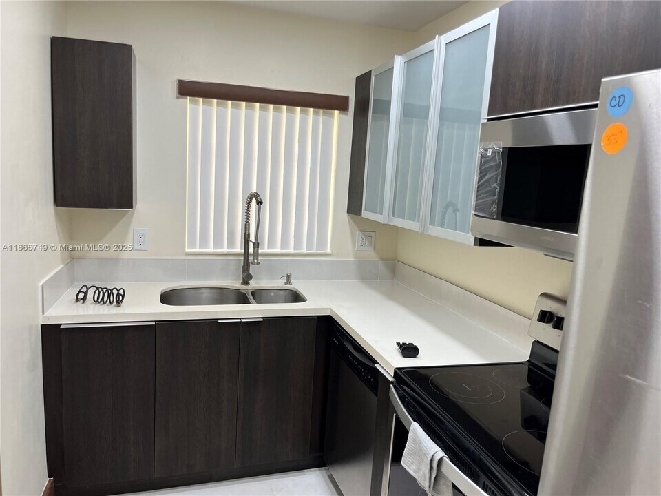 2231 NW 9th Pl in Fort Lauderdale, FL - Building Photo