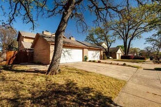 1413 Palmnold Cir E in Fort Worth, TX - Building Photo - Building Photo