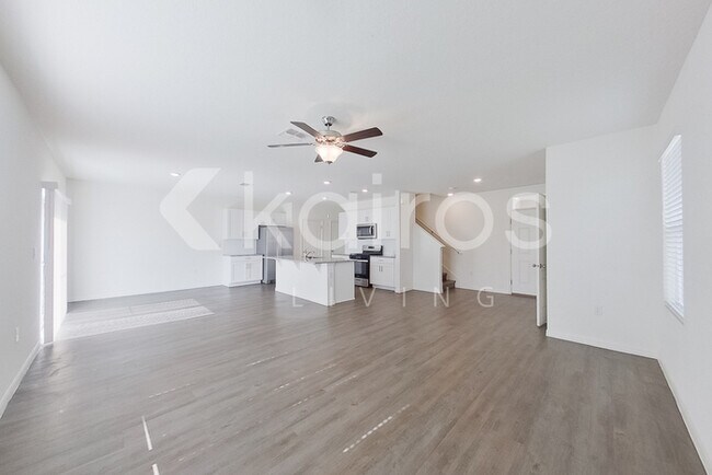 32048 Katelin Cir in Leesburg, FL - Building Photo - Building Photo