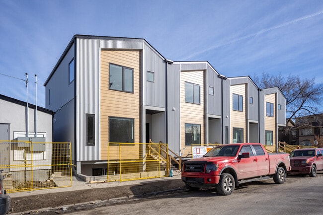 3903 2 St NW in Calgary, AB - Building Photo - Building Photo