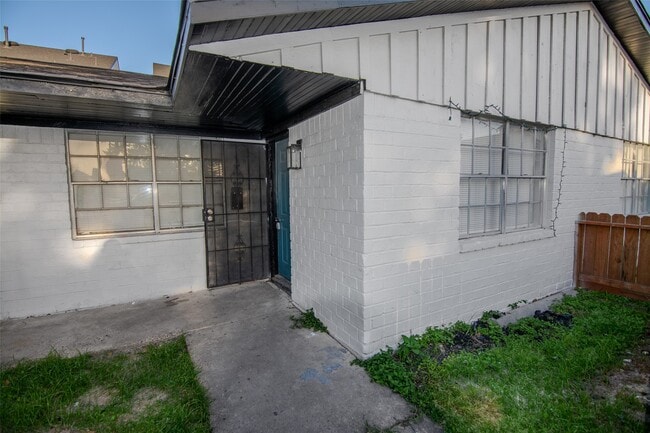 property at 1661 Northwood St