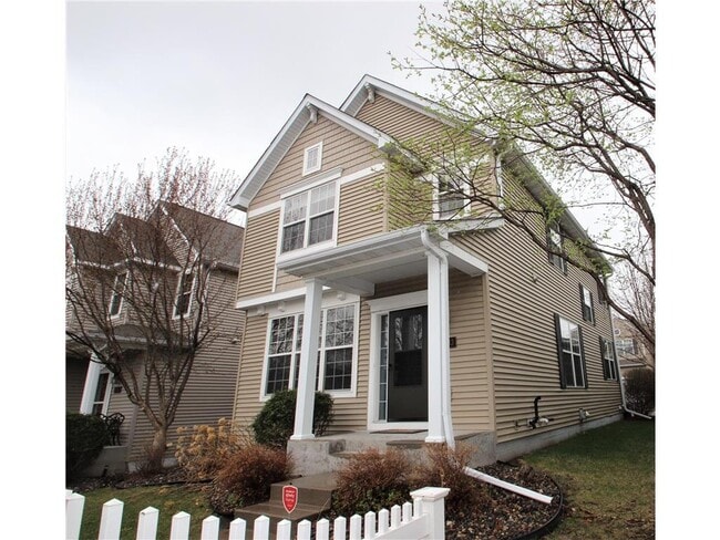 10003 Pincherry Ln in Eden Prairie, MN - Building Photo - Building Photo