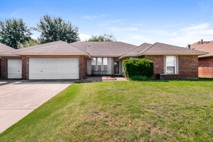 11840 SW 3rd Terrace in Yukon, OK - Building Photo