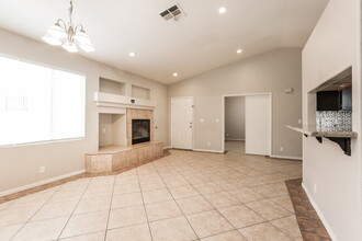 6400 Cosmo Ln in Las Vegas, NV - Building Photo - Building Photo