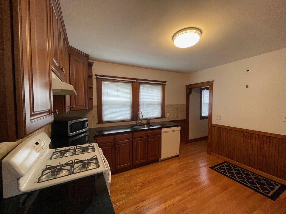 6 Edgar Ct, Unit 2 in Somerville, MA - Building Photo