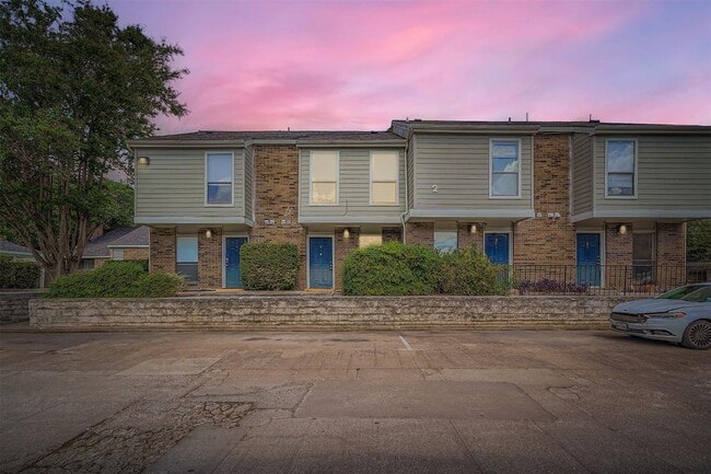 property at 2018 W Rundberg Ln
