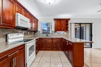 8107 SW 23rd Ct in North Lauderdale, FL - Building Photo - Building Photo