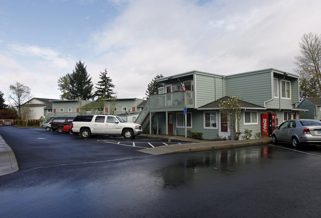 Autumn Oaks Apartments in Tigard, OR - Building Photo - Building Photo