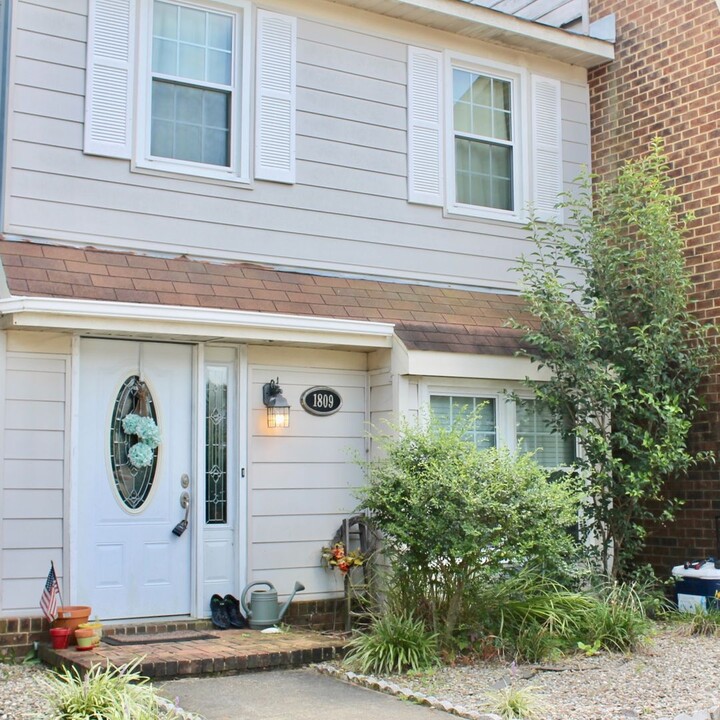 1809 Sechrist Ct in Virginia Beach, VA - Building Photo