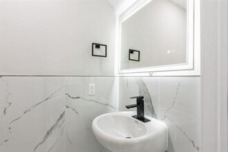 97 Irving St in Jersey City, NJ - Building Photo - Building Photo