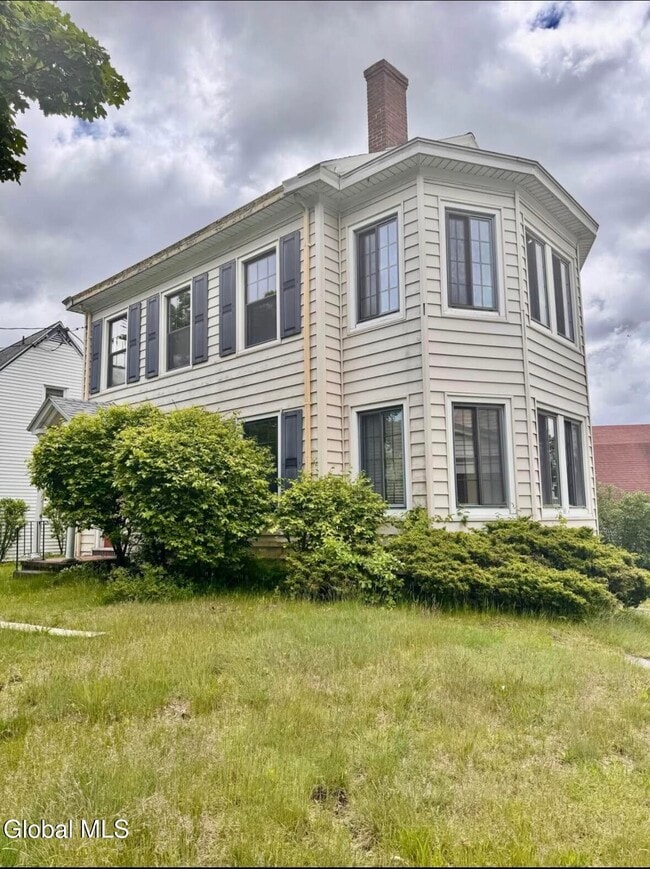 property at 405 Manning Blvd