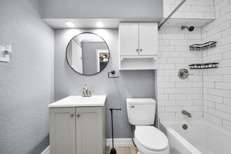 1529 Wirt Rd in Houston, TX - Building Photo - Building Photo