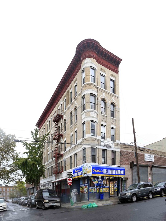 15 Gouverneur Pl in Bronx, NY - Building Photo