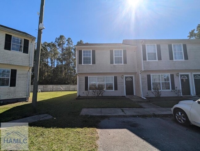 1100-8A Pineland Ave