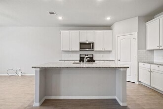25922 Balsamwood Dr in Tomball, TX - Building Photo - Building Photo