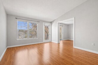 5 Thoreau Ct, Unit 21 in Natick, MA - Building Photo - Building Photo