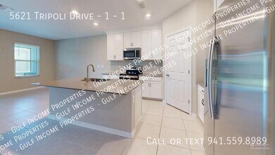 5621 Tripoli Dr in Palmetto, FL - Building Photo - Building Photo
