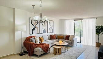 901 Hillcrest Dr in Hollywood, FL - Building Photo