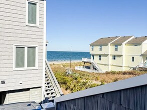 4466 Ocean View Ave in Virginia Beach, VA - Building Photo - Building Photo