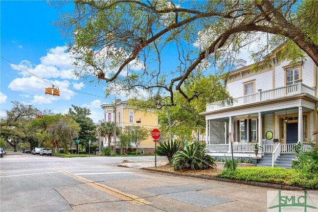property at 201 W Gwinnett St