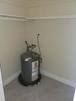 5471 Ravenswood Rd in Fort Lauderdale, FL - Building Photo