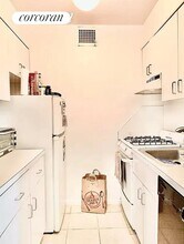 155 E 34th St in New York, NY - Building Photo - Building Photo