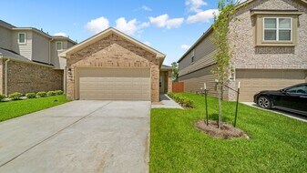 13317 Lost Boulder Dr in Houston, TX - Building Photo