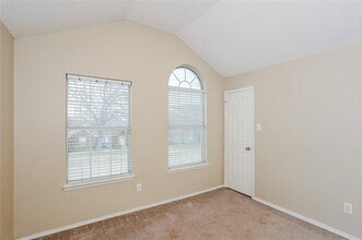 219 N Waterford Oaks Dr in Cedar Hill, TX - Building Photo - Building Photo
