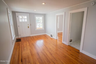 9 Spring Ave in Latham, NY - Building Photo - Building Photo